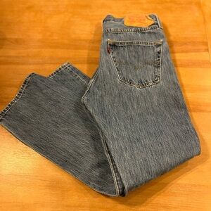 Levi’s 501 men’s straight leg, button fly jeans
32x30 medium wash